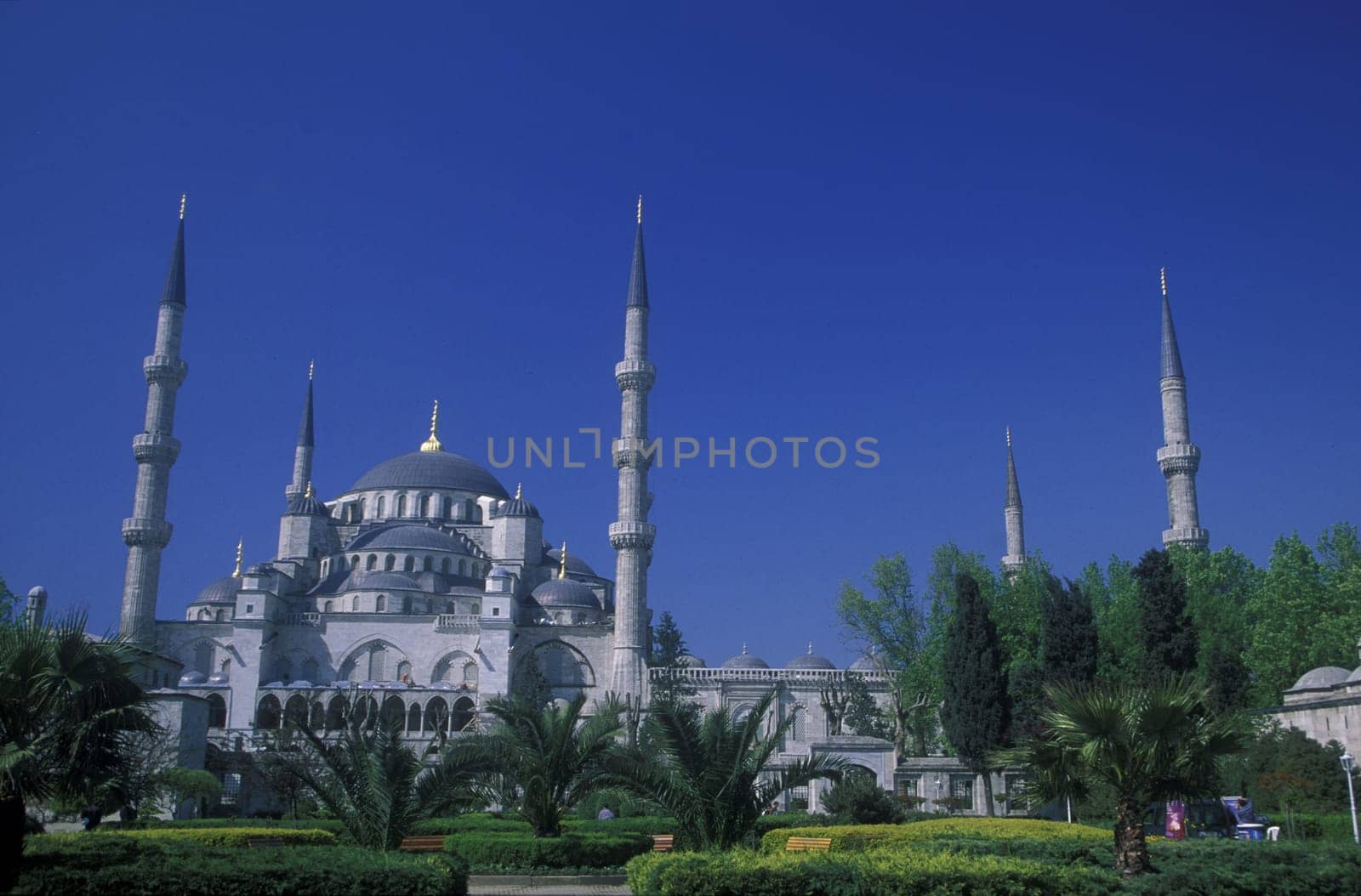 The Blue Mosque in the Sulranahmet district of Istanbul in the Tuerkey.