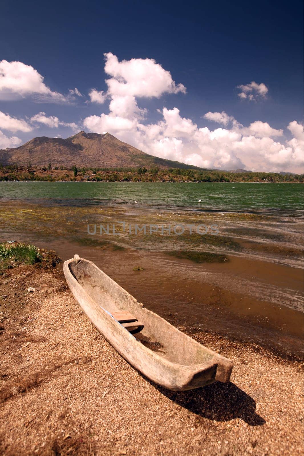 Asia,South East,Indonesia,Bali,Island,BaturSee,Lake,Lake,Gunung Batur,Mountain Batur,Volcano,Crater Lake,Landscape,Kedisan,Boat,Installation,Fishing Boat,(Urs Flueeler)