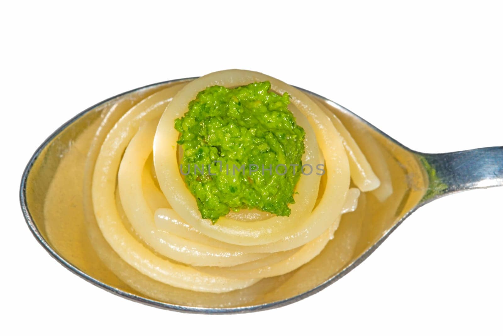 Wild garlic pesto with spaghetti