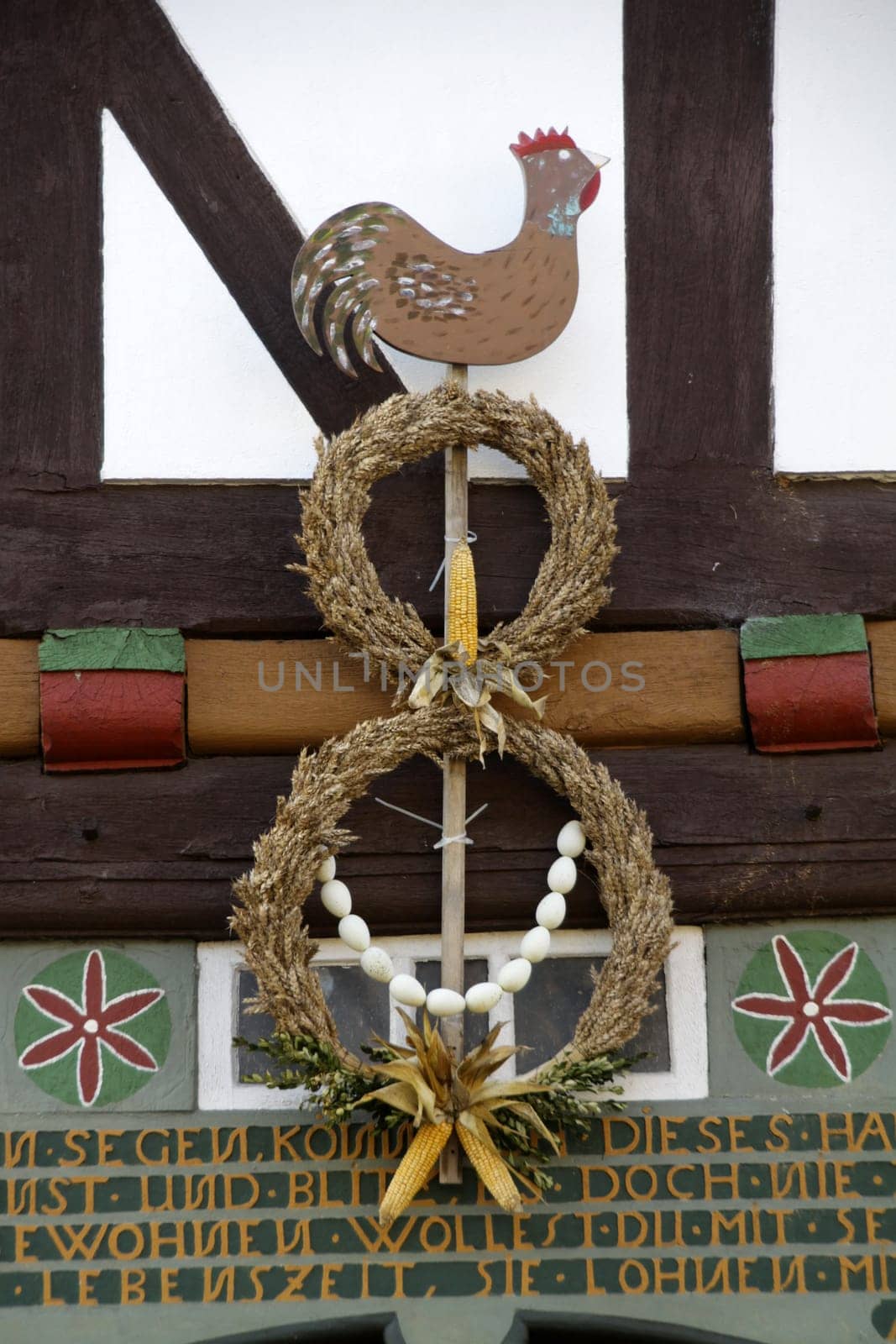 Thanksgiving wreath at a farmhouse in Lothe (Lipperland)