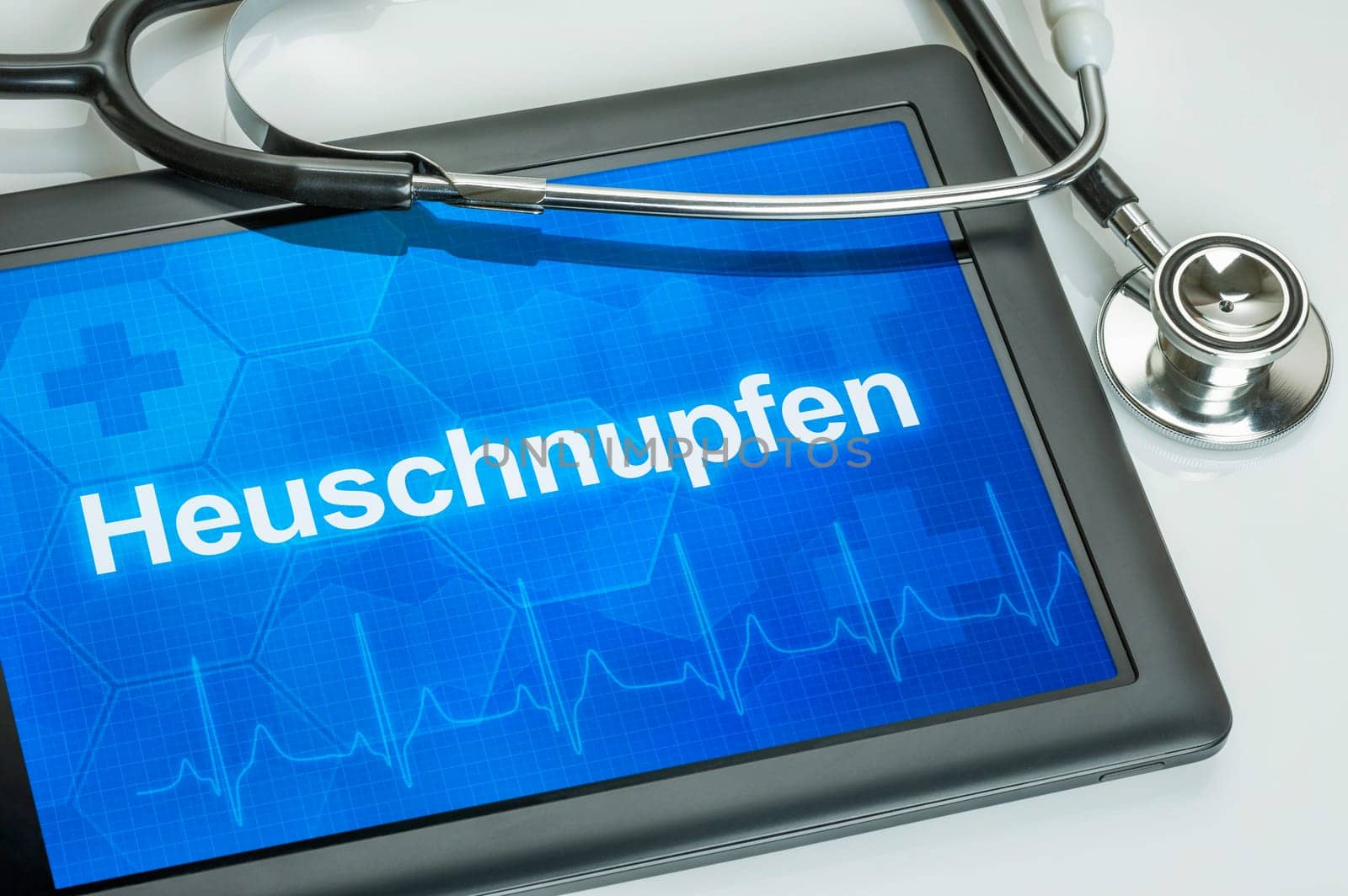 Tablet with the diagnosis of hay fever on the display