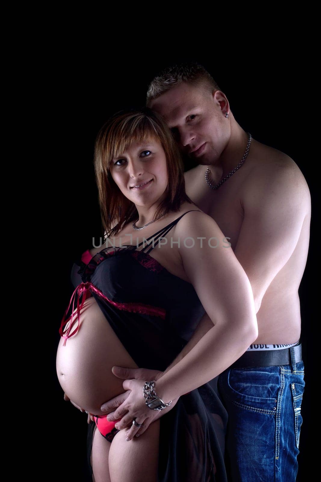 relaxed parents-to-be