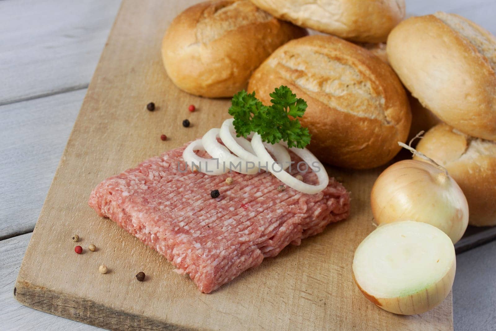 hearty mett with onions