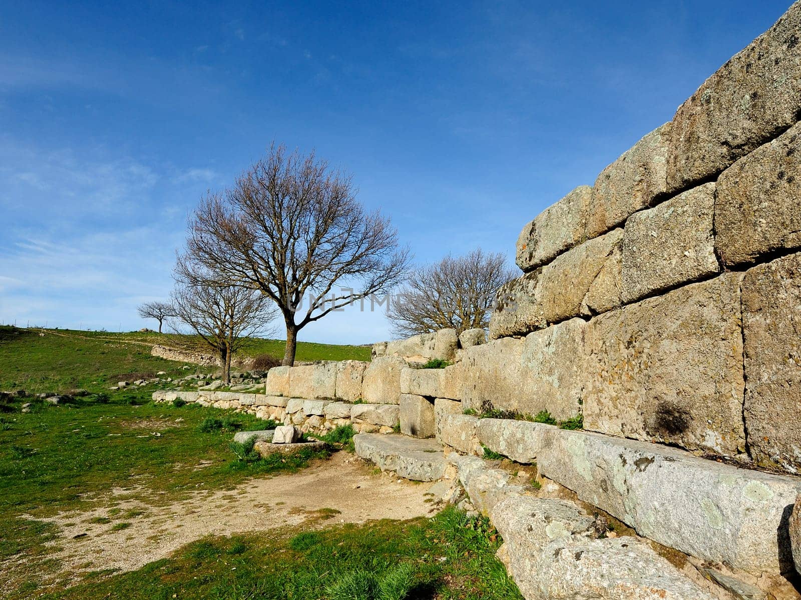 Giants' Tombs of Madau...The necropolis of Madau is located near the Nuraghe complex known as the Gremanu, a necropolis nuragica which is the plateau of Pratobello. Barbagia Ollolai in the middle of the valley of the riu Madau, in the direction of the step of Corru 'and Boi. The complex includes four burial tombs of the giants, made nuragica age, dating back to the Late Bronze-Late Bronze Age (1300-900 BC).