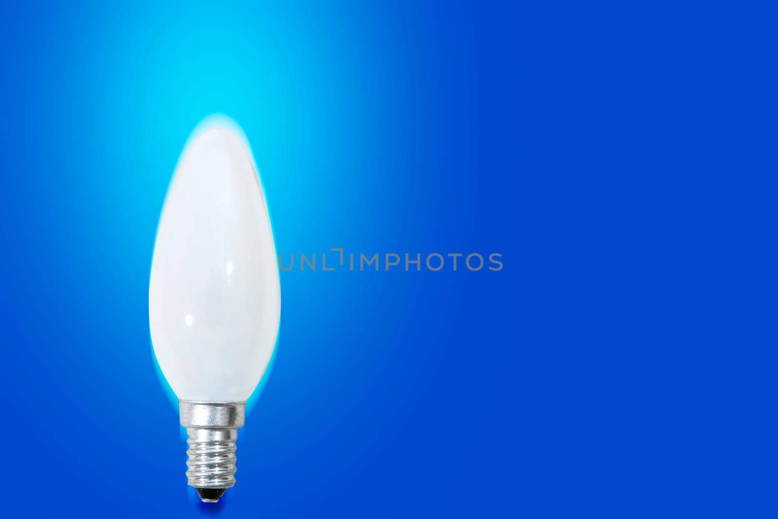 White bulb isolated with coppy-space