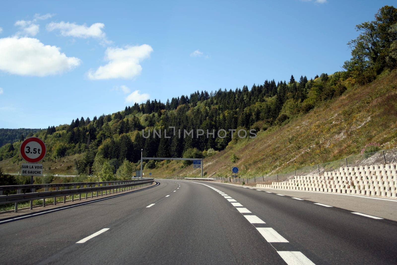 Picture of a empty highway.