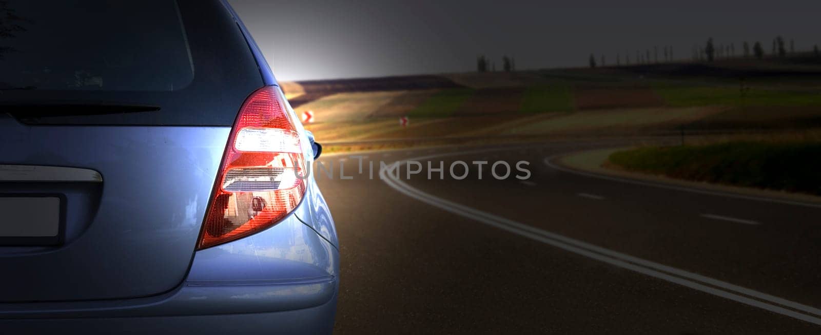 Car runing on the highway.
