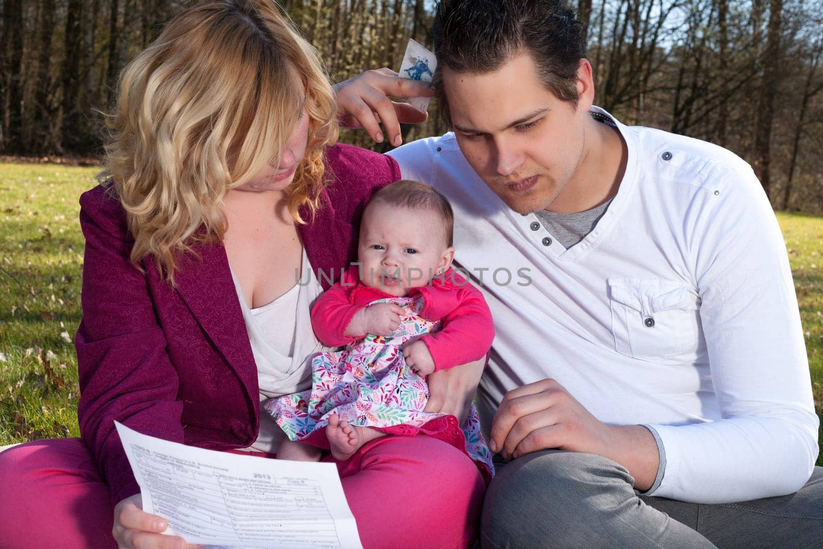 Young family is having some financial issues to paying the invoices