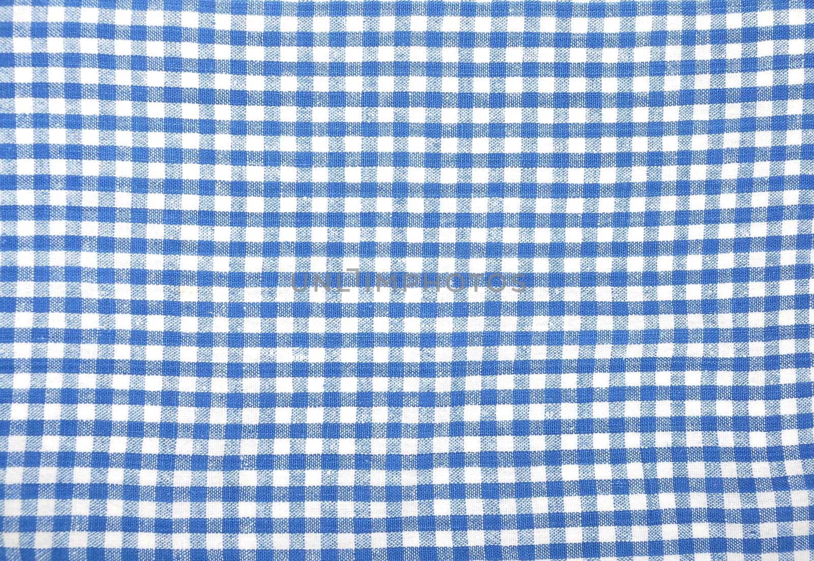 Cloth with plaid pattern