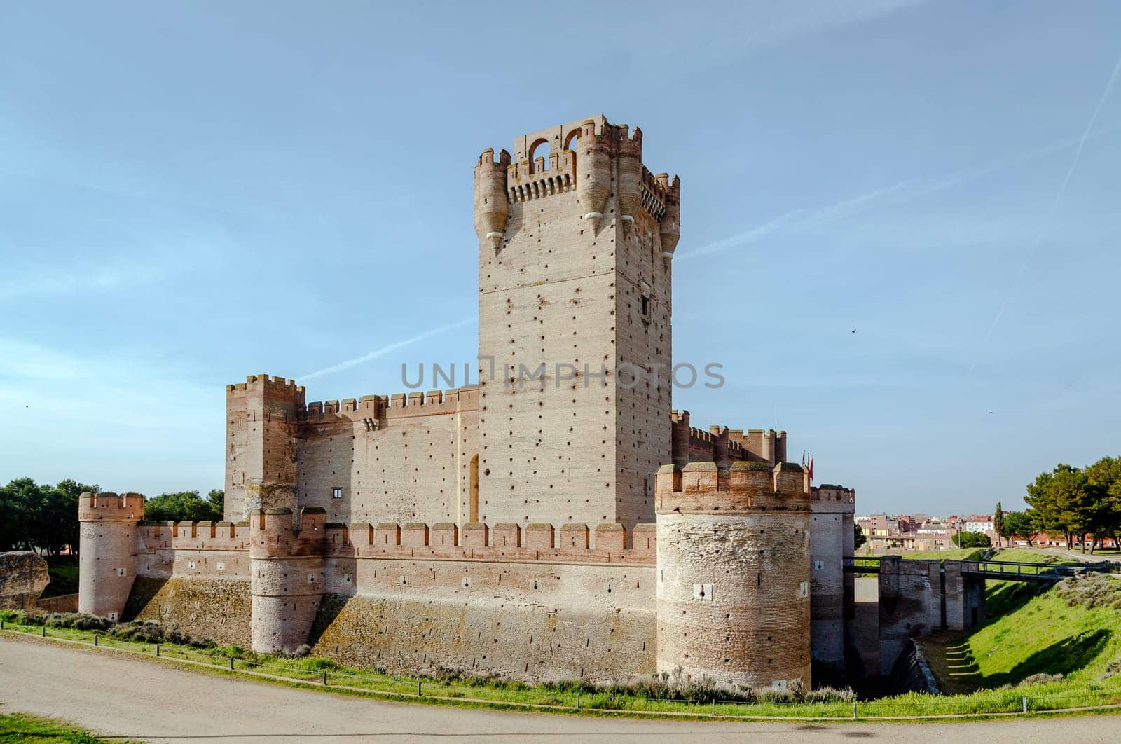 Famous Castle of La Mota (Castillo de la Mota) in the morning - one of the best preserved and most beautiful medieval fortresses of Spain.