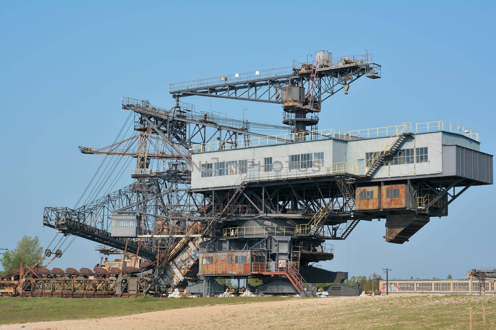 gigantic excavators in the disused Ferropolis opencast mine