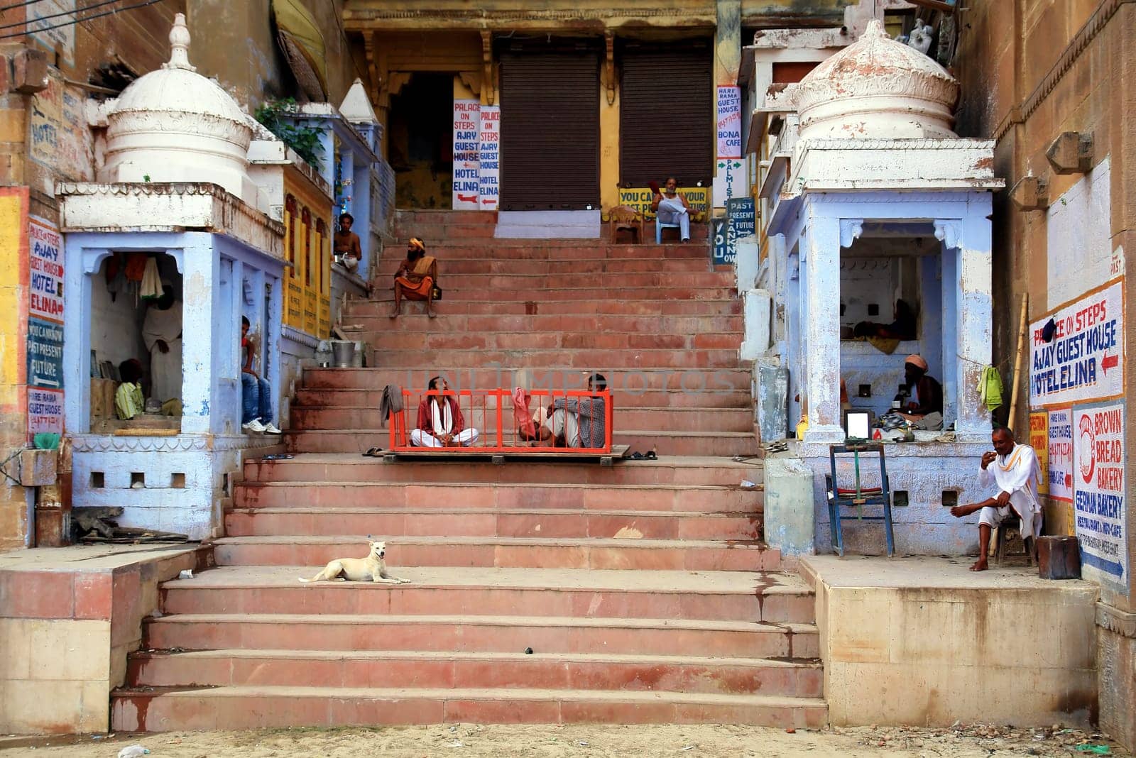 VARANASI, INDIA - SEPTEMBER 21, 2009