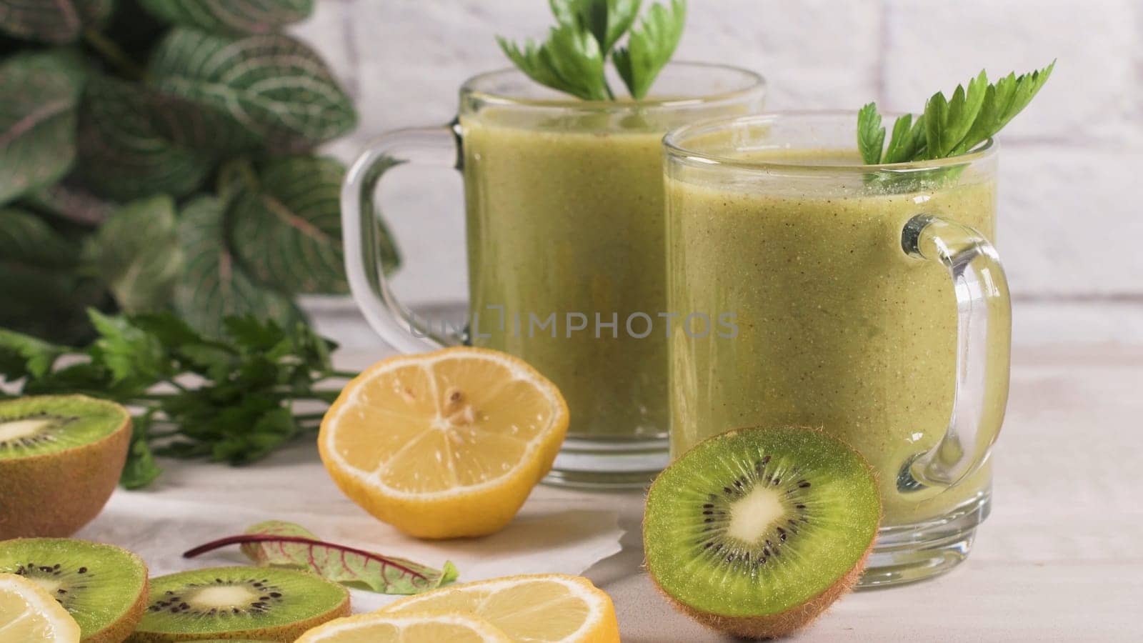 Green vegetable smoothie by homydesign