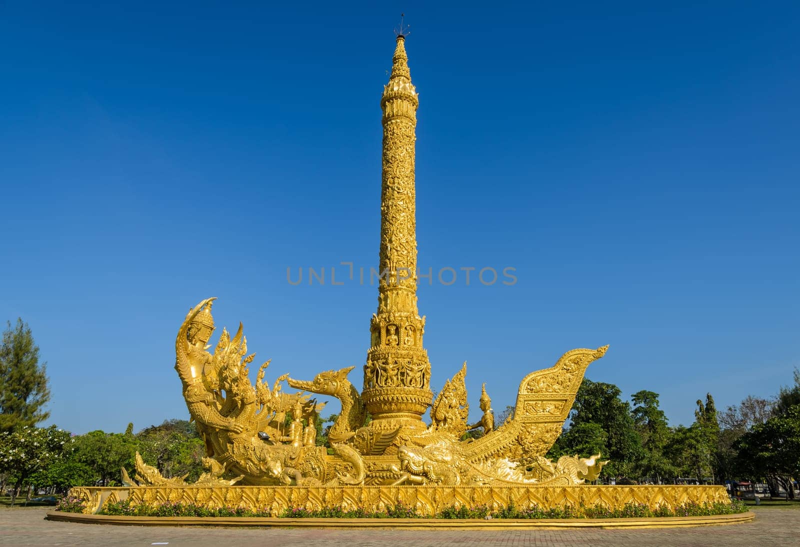 Thai art of candle sculpture