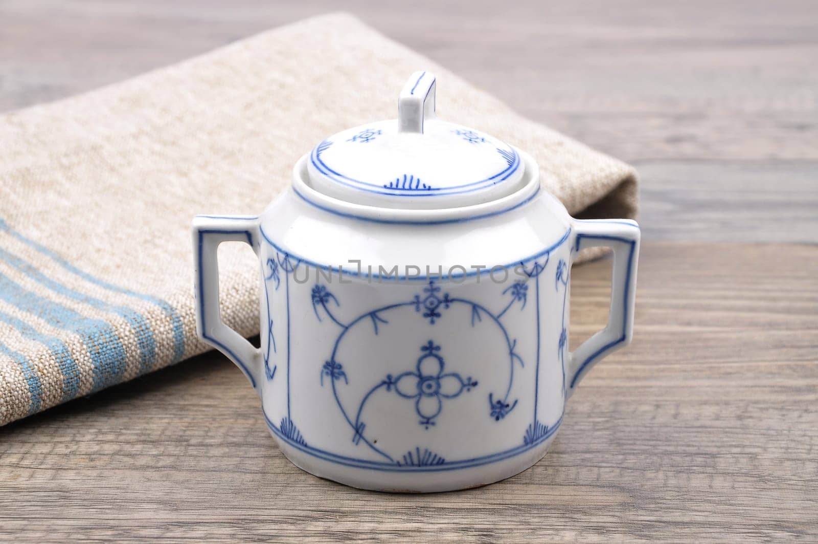 Sugar bowl