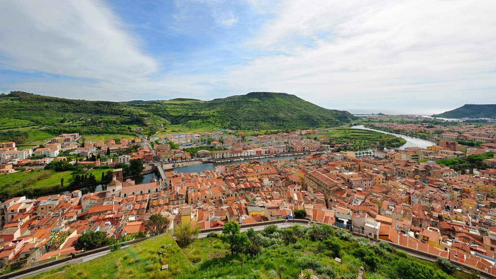 Bosa is situated on the mouth of the river Temo, the only town in Sardinia built on the estuary of a river navigable.