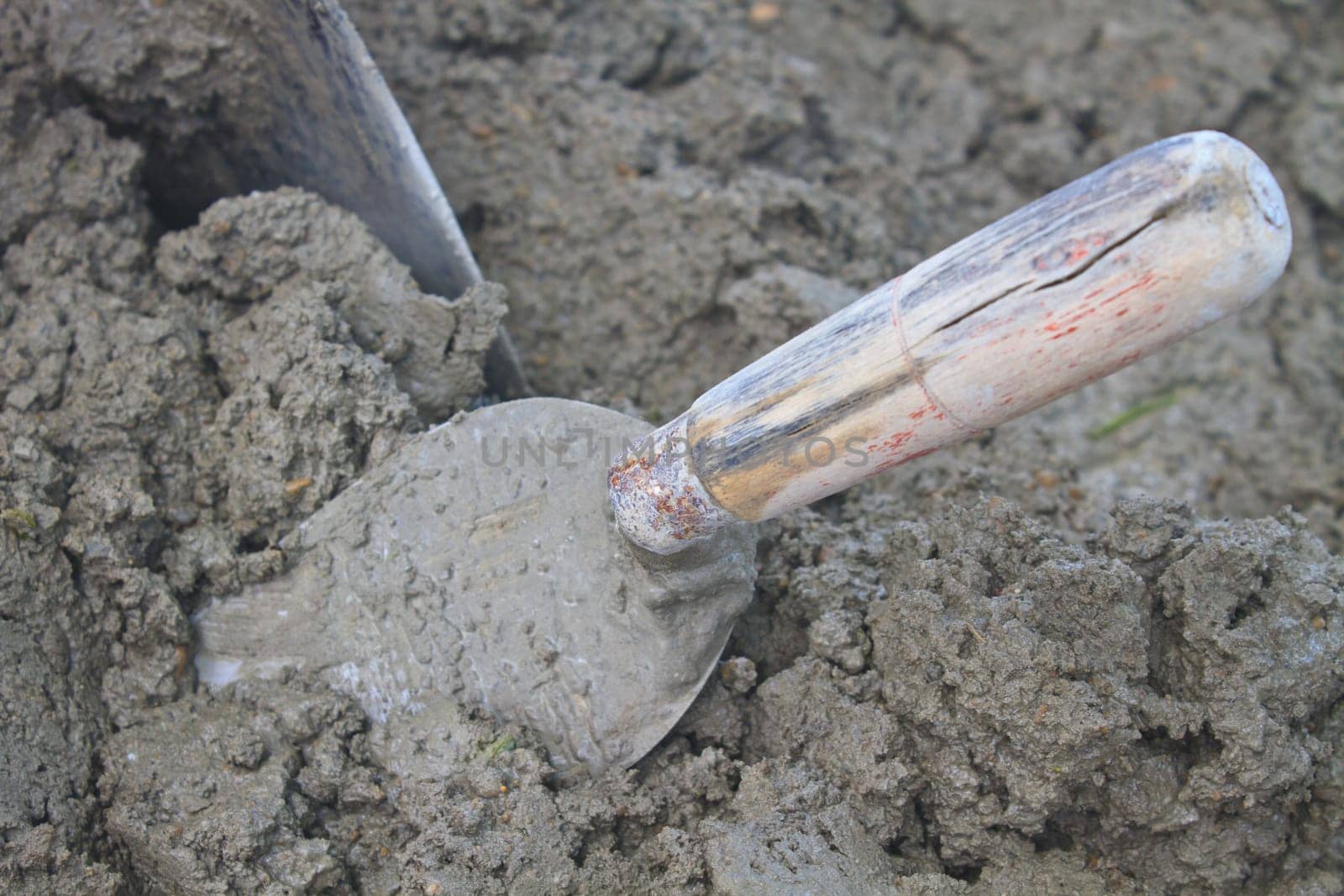 cement for house building and tools work