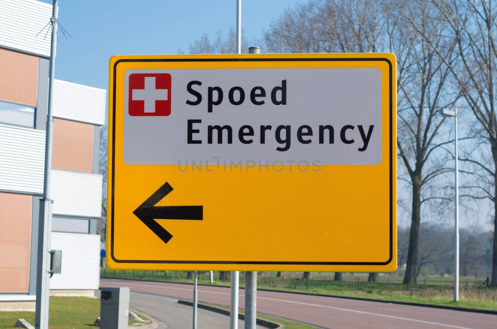 emergency signpost outside a hospital