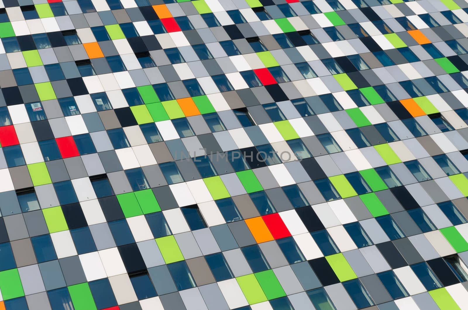 Casa Confetti is the name of one of the more colorful buildings on the campus of Utrecht De Uithof. In the tower are 377 student apartments.