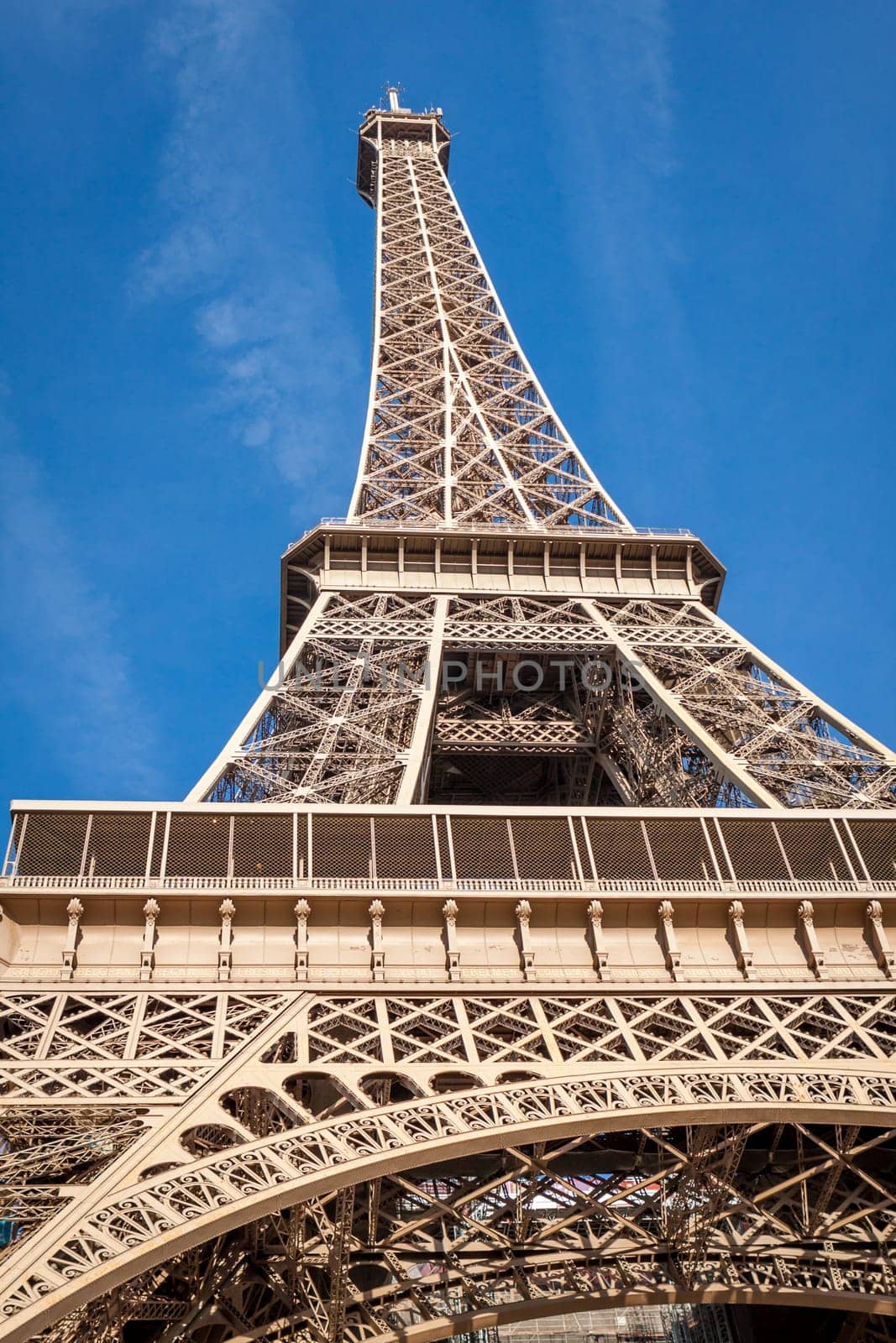 eiffeltower in paris landmark in front of blue sky in spring architecture view
