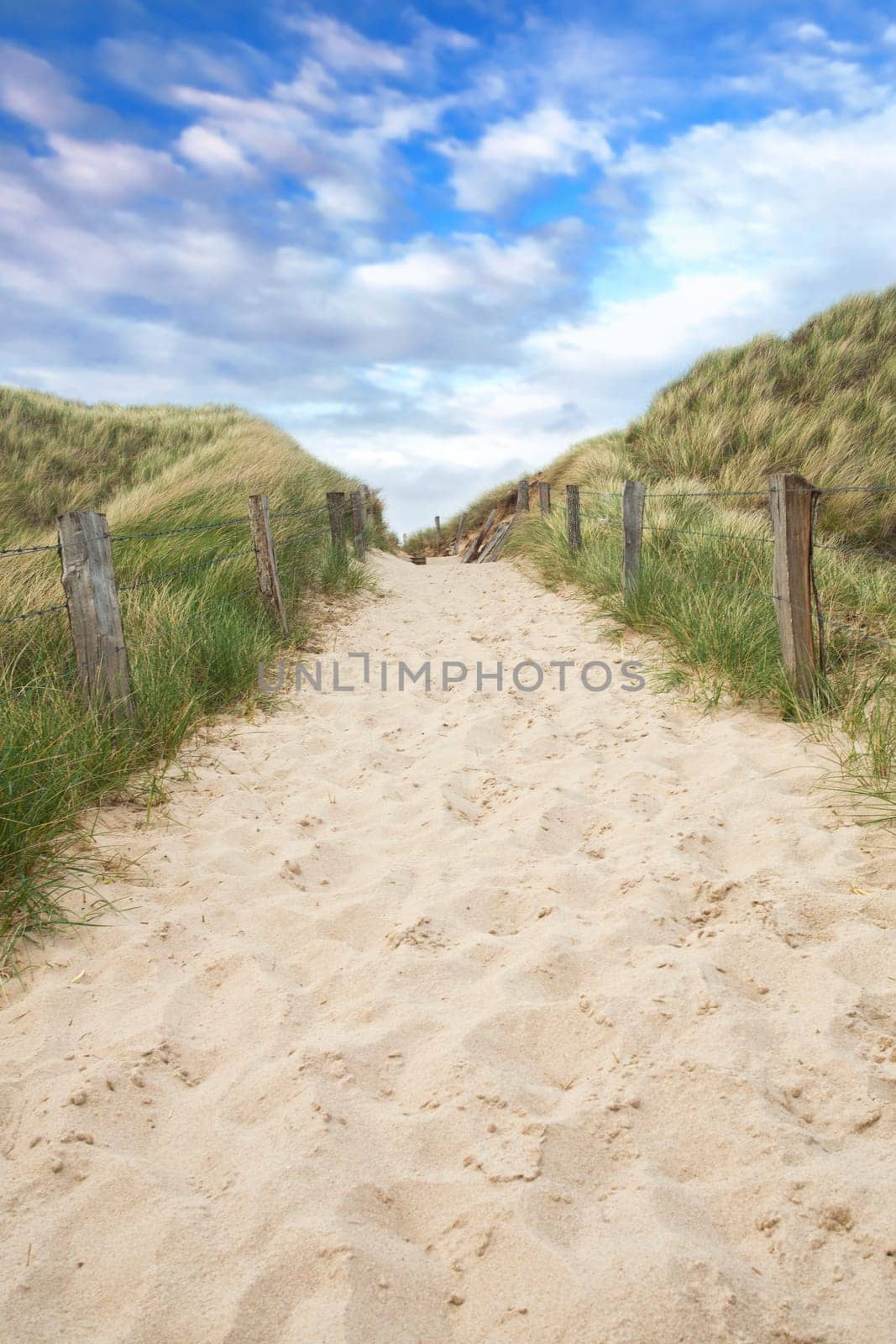 Beach access to the sea