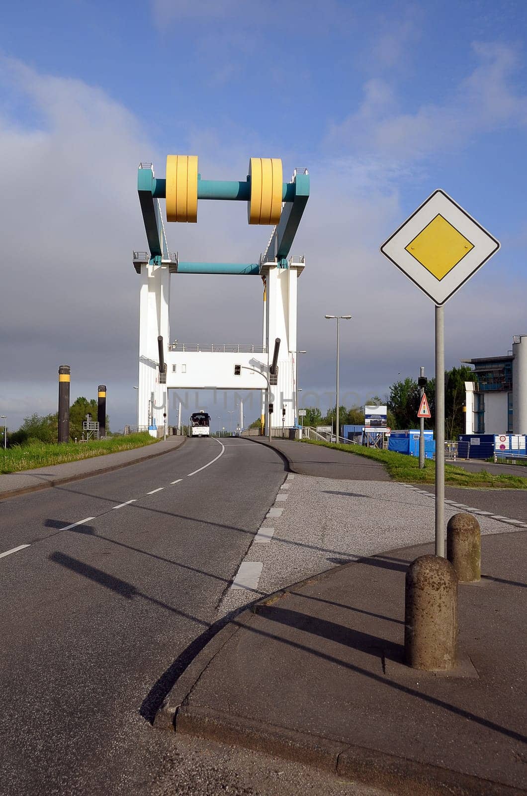 Folding bridge