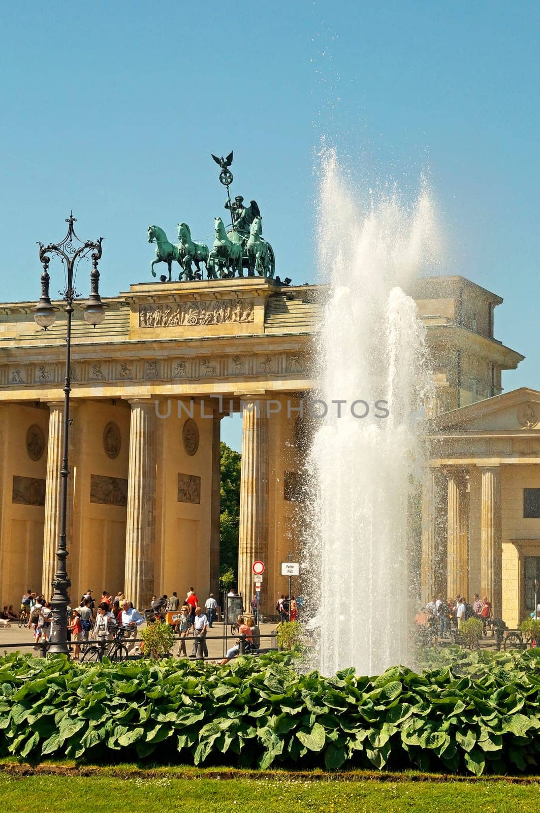Brandenburger Tor Deutschland Berlin / Brandenburg Gate Germany Berlin