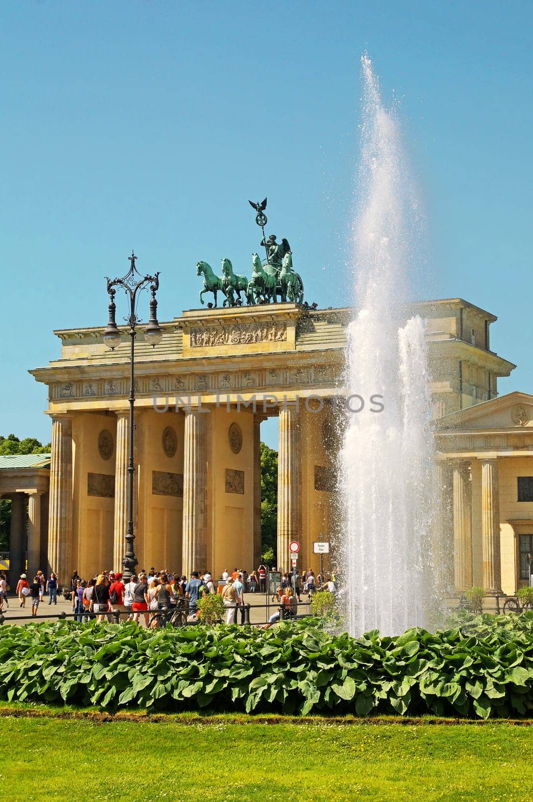 Brandenburger Tor Deutschland Berlin / Brandenburg Gate Germany Berlin