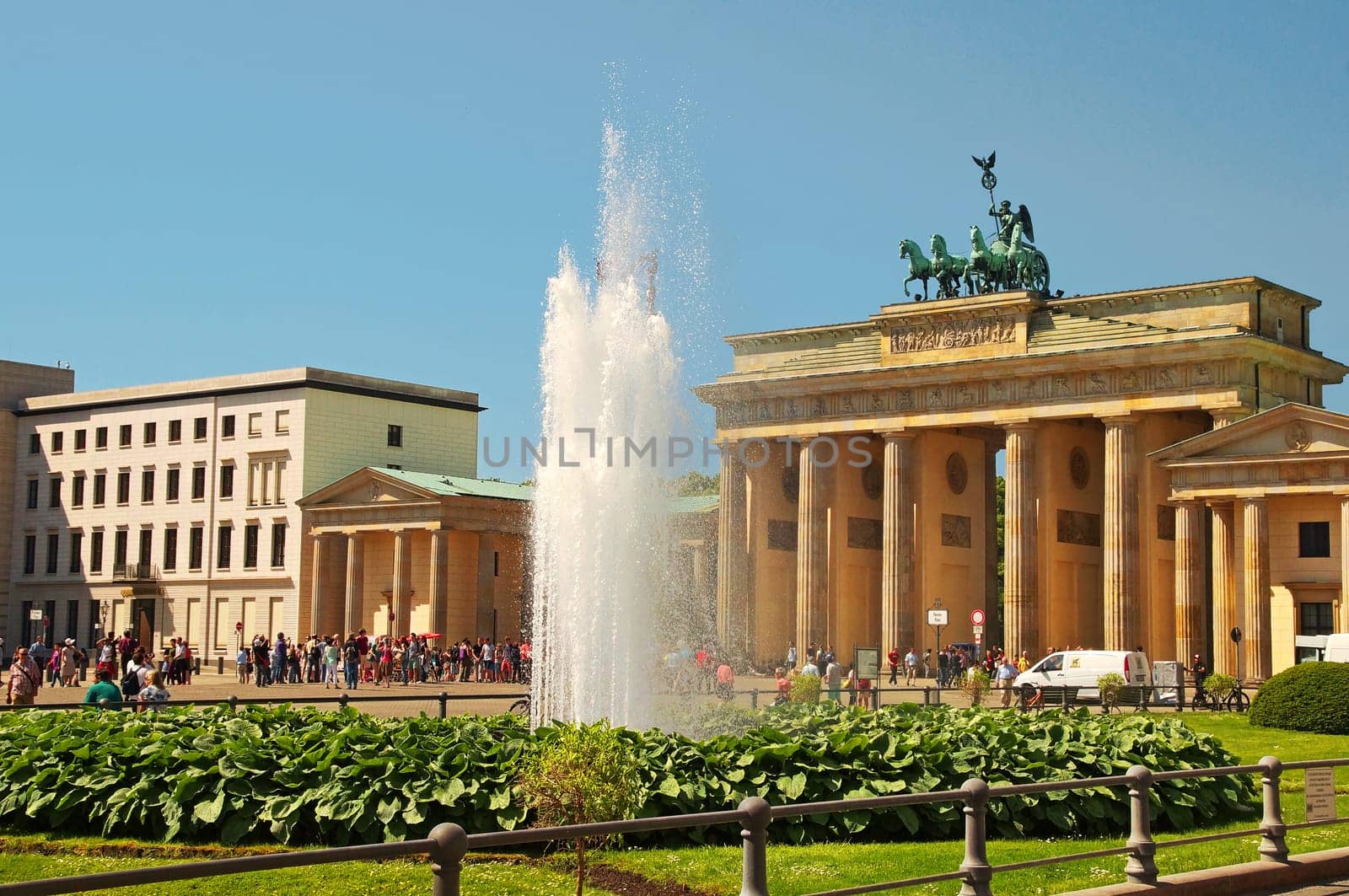 Brandenburger Tor Deutschland Berlin / Brandenburg Gate Germany Berlin