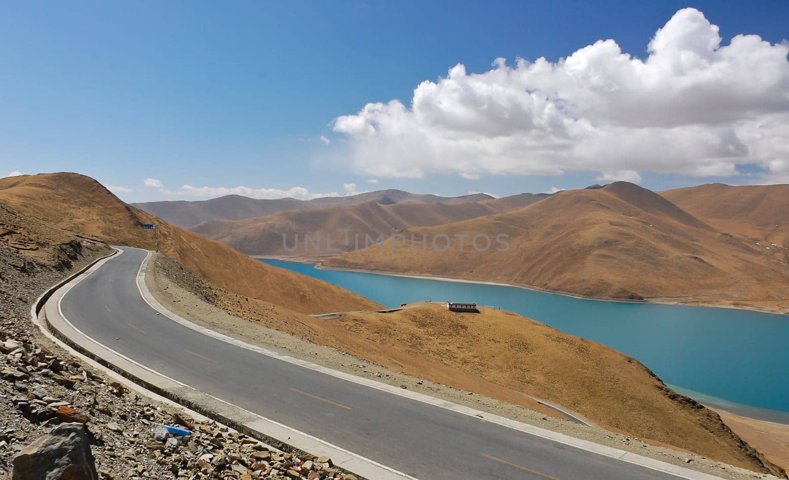 Beautiful turquiose lake in Tibet