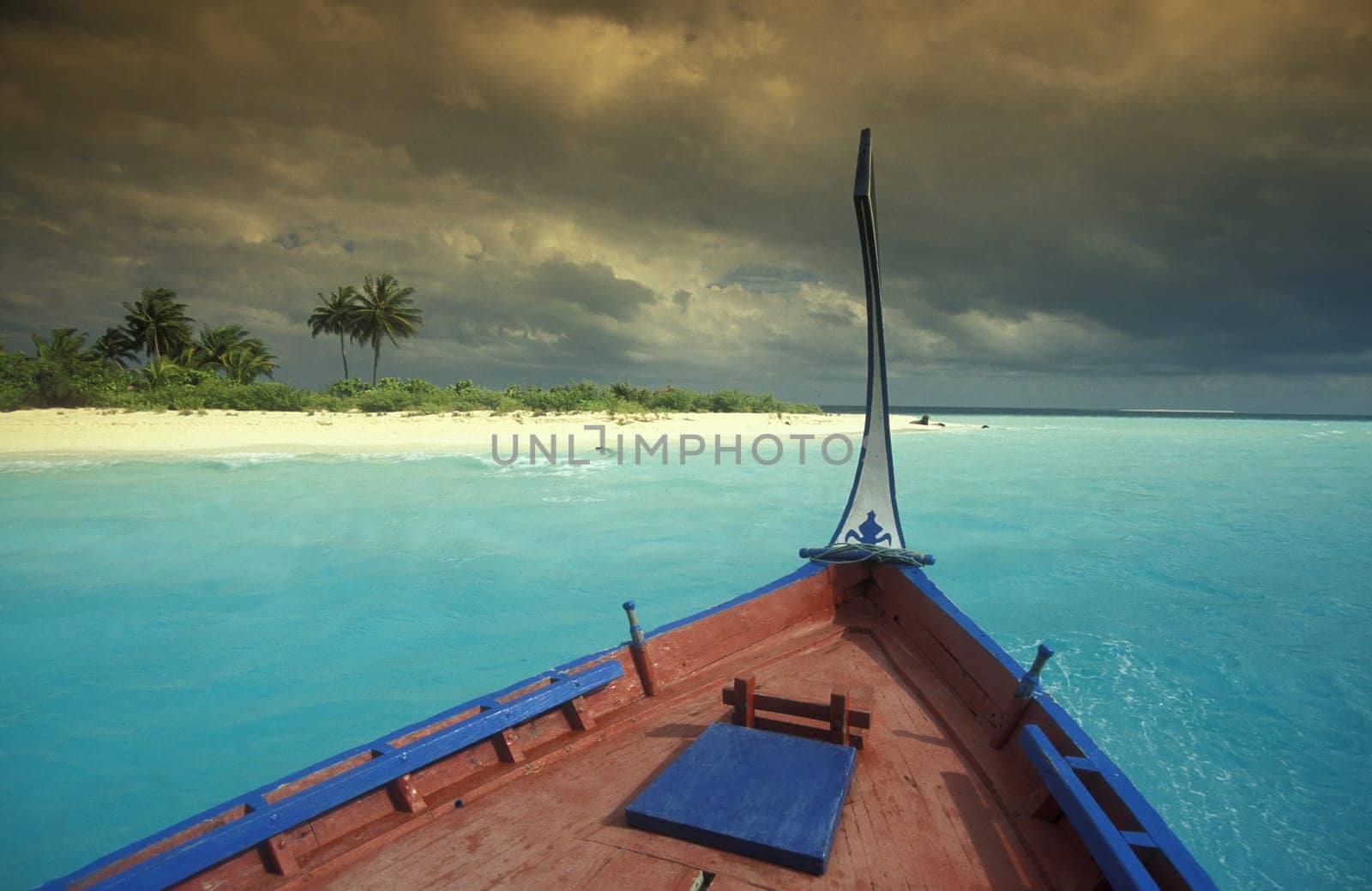 Asia,Indian Ocean,Maldives,. A dream beach on a holiday island of the archipelago Maldives in the Indian Ocean.
