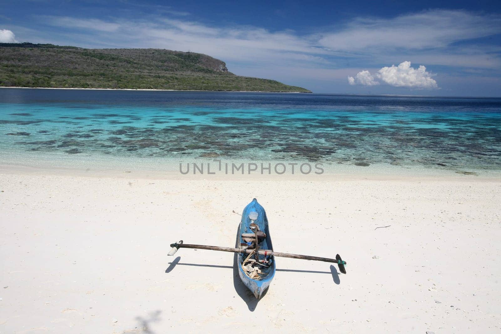 Der Strand Landschaft auf der Jaco Insel im Hintergrund im oestlichsten Punkt an der Timorsee in Ost Timor auf der in zwei getrennten Insel Timor in Asien.