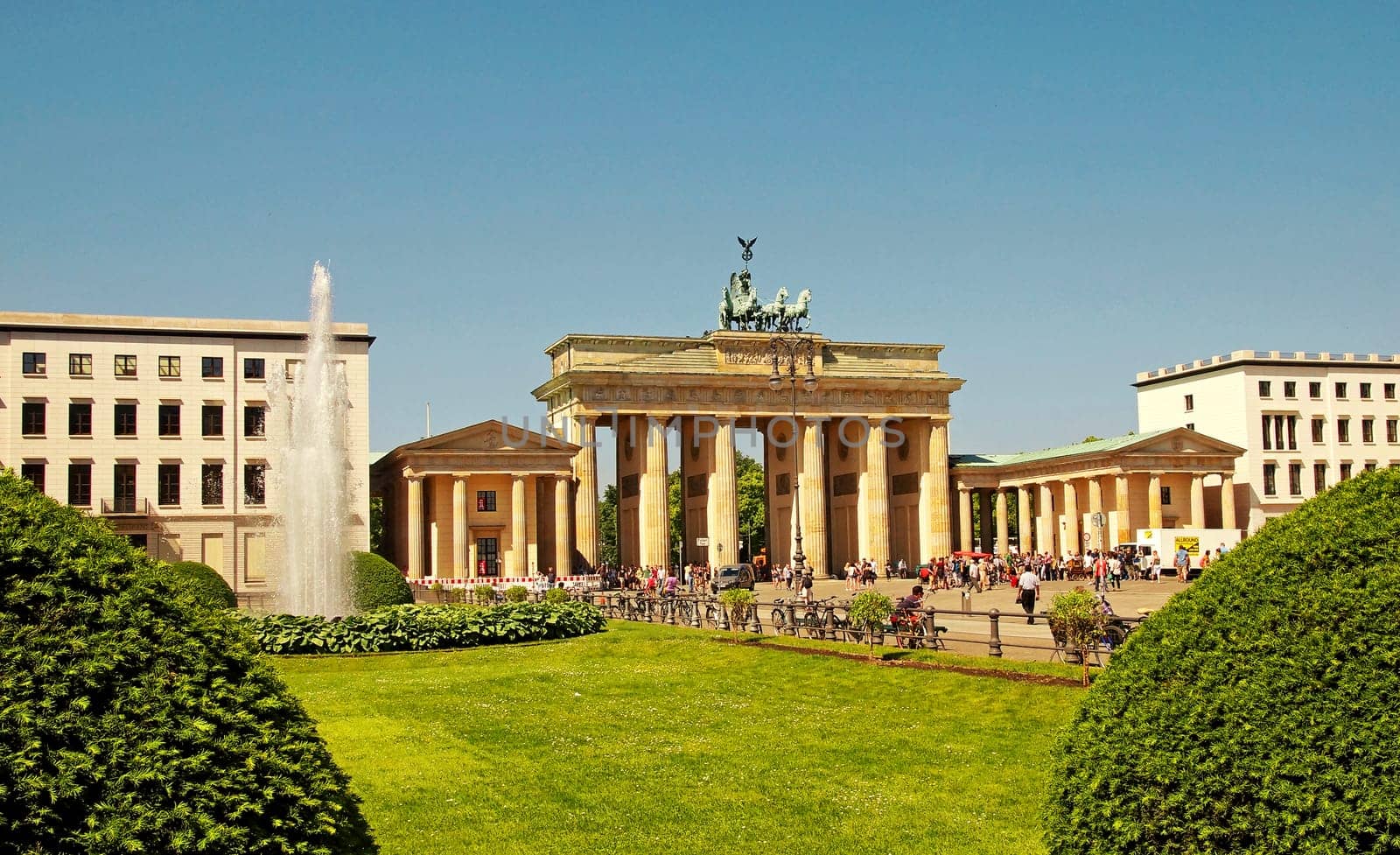 Brandenburger Tor Deutschland Berlin / Brandenburg Gate Germany Berlin