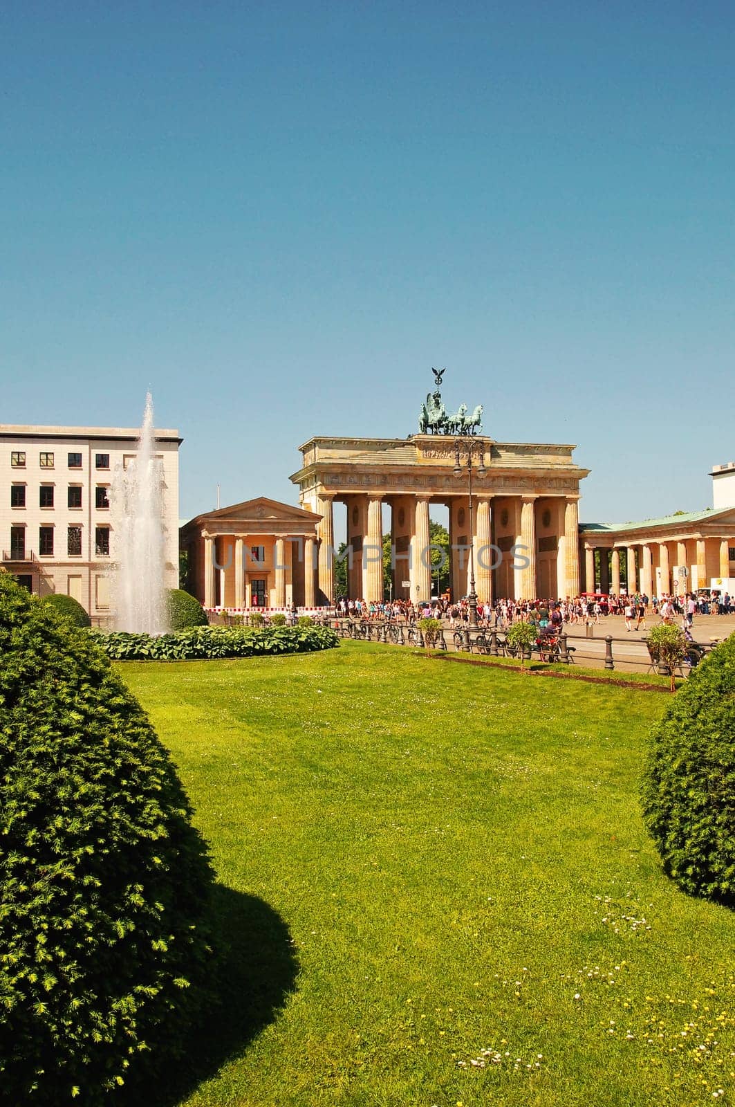 Brandenburger Tor Deutschland Berlin / Brandenburg Gate Germany Berlin