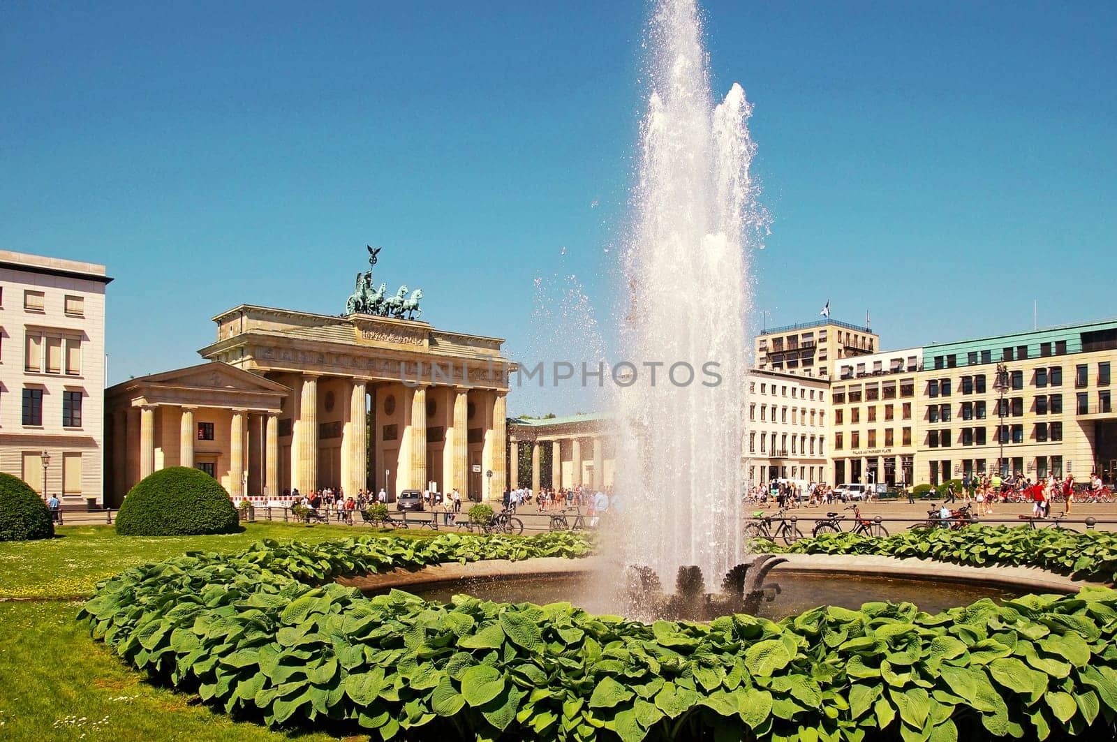 Brandenburger Tor Deutschland Berlin / Brandenburg Gate Germany Berlin