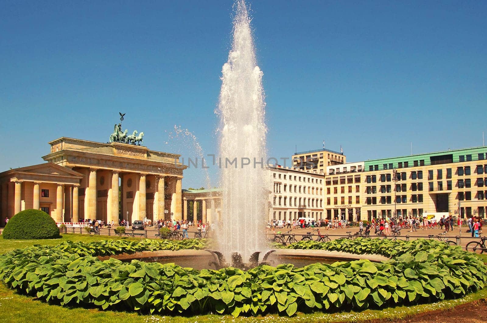 Brandenburger Tor Deutschland Berlin / Brandenburg Gate Germany Berlin