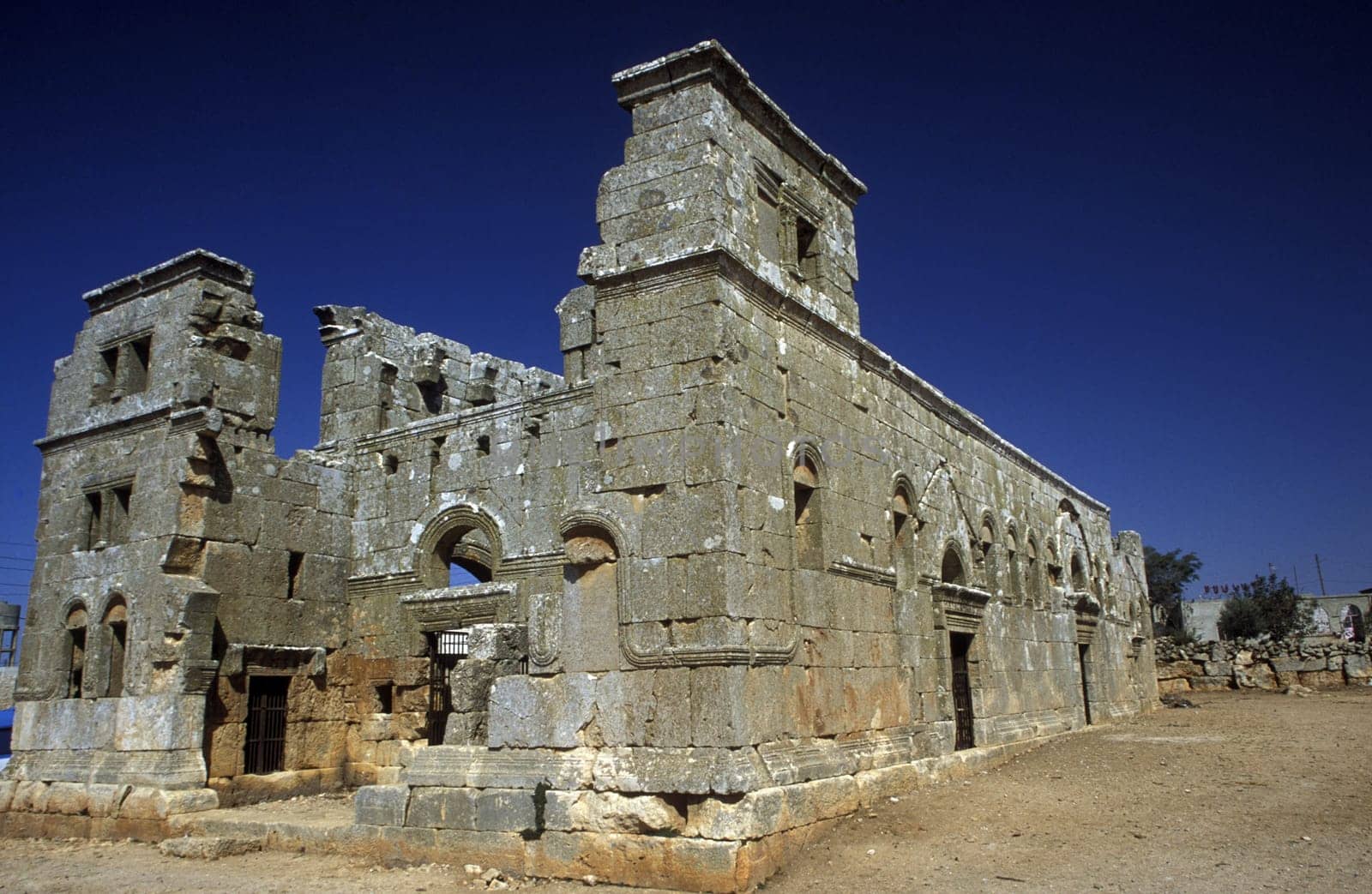Die Basilika von Qalb Lhose bei Aleppo im Norden von Syrien im Mittleren Osten in Arabien.