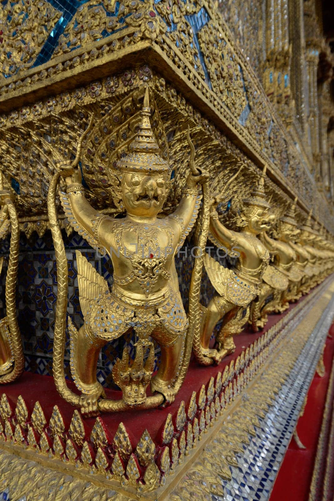 Der Wat Phra Kaew in der Stadt Bangkok in Thailand in Suedostasien.