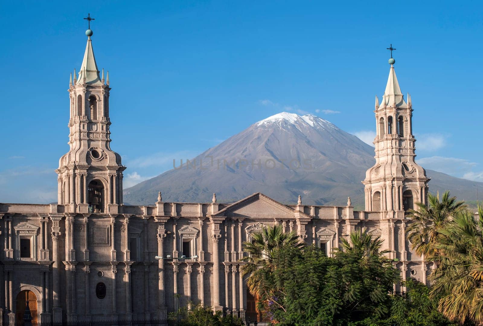 Volcano El Misti overlooks the city Arequipa in southern Peru. Arequipa is the capital city of the Arequipa Region in southern Peru, it is the second most populous city of the country. Arequipa lies in the Andes mountains, at an altitude of 2,335 meters (7,661 ft) above sea level  the former snow-capped volcano El Misti overlooks the city.