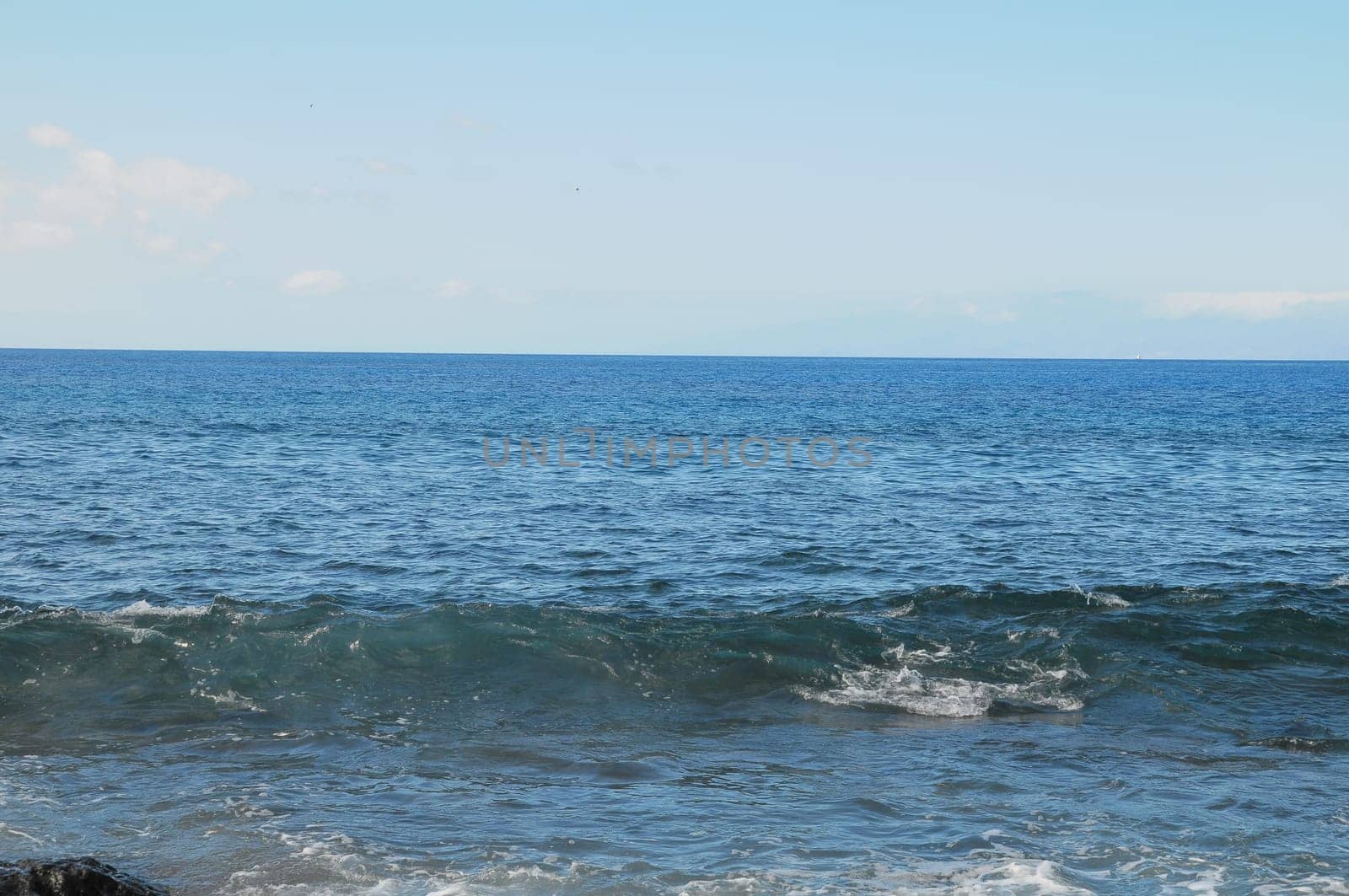 Very Strong Wave in the Blue Atlantic Ocean