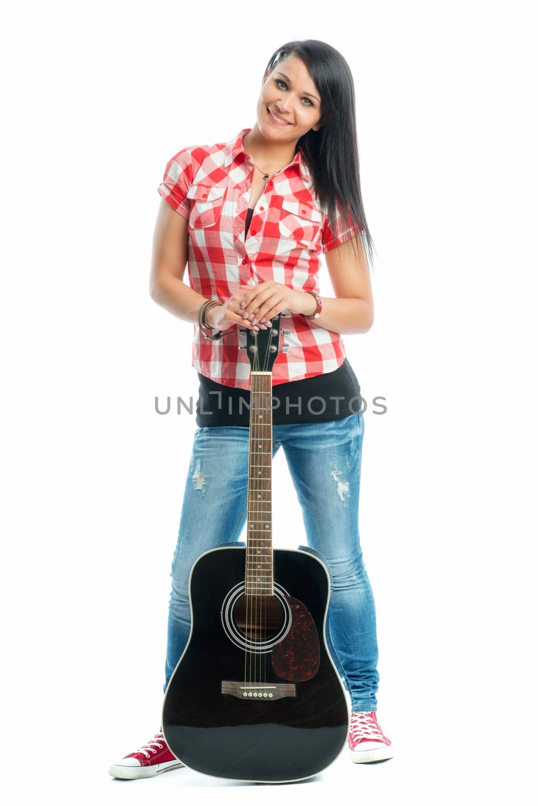Black-haired girl with guitar