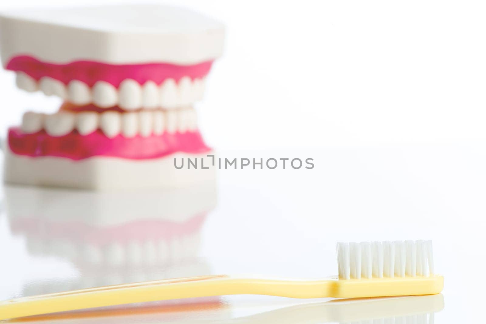 Tooth print and toothbrush
