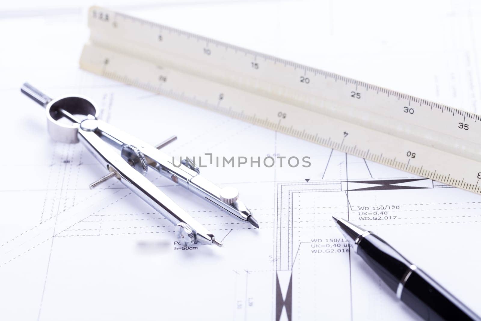 Architectural blueprints and working materials for architects for surveying in the Böro on a scherib tisch