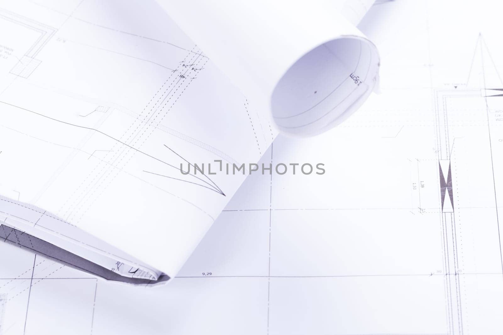 Architectural blueprints and working materials for architects for surveying in the Böro on a scherib tisch
