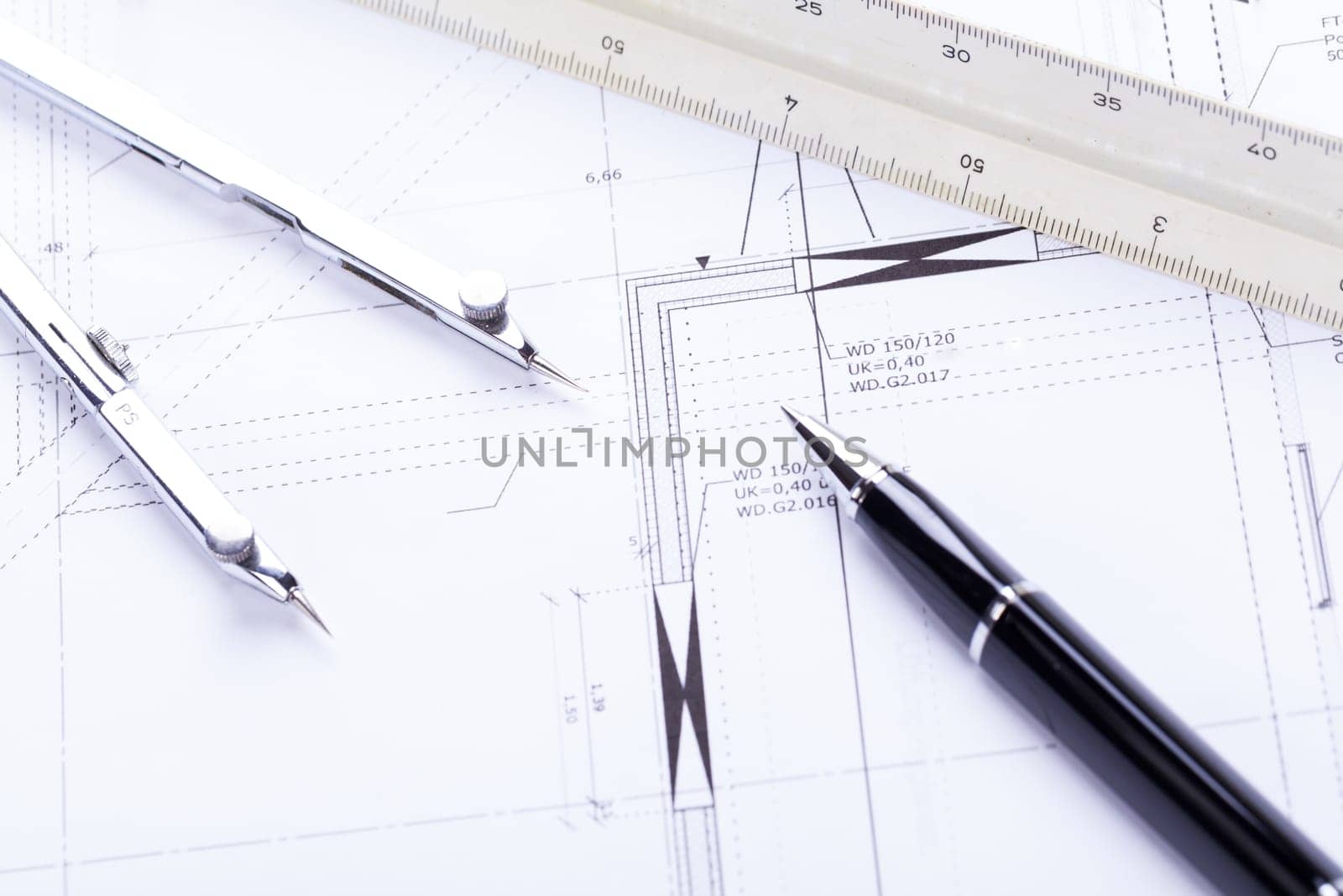 Architectural blueprints and working materials for architects for surveying in the Böro on a scherib tisch
