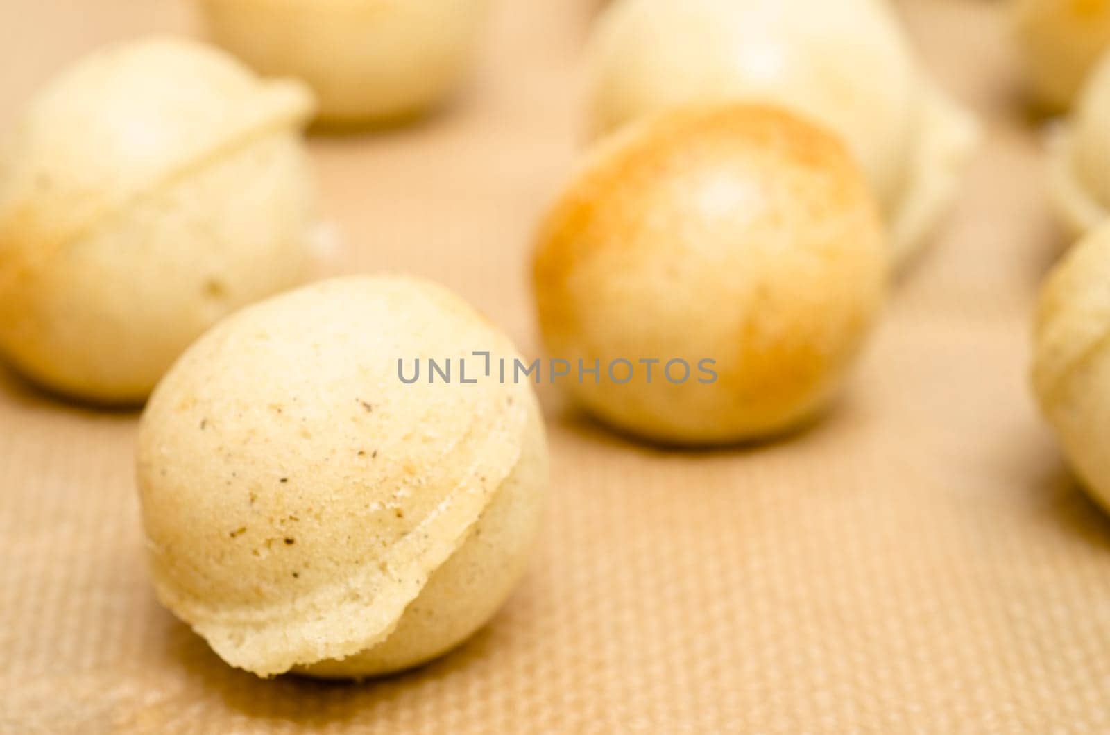 Baked ball of dough for cake pops