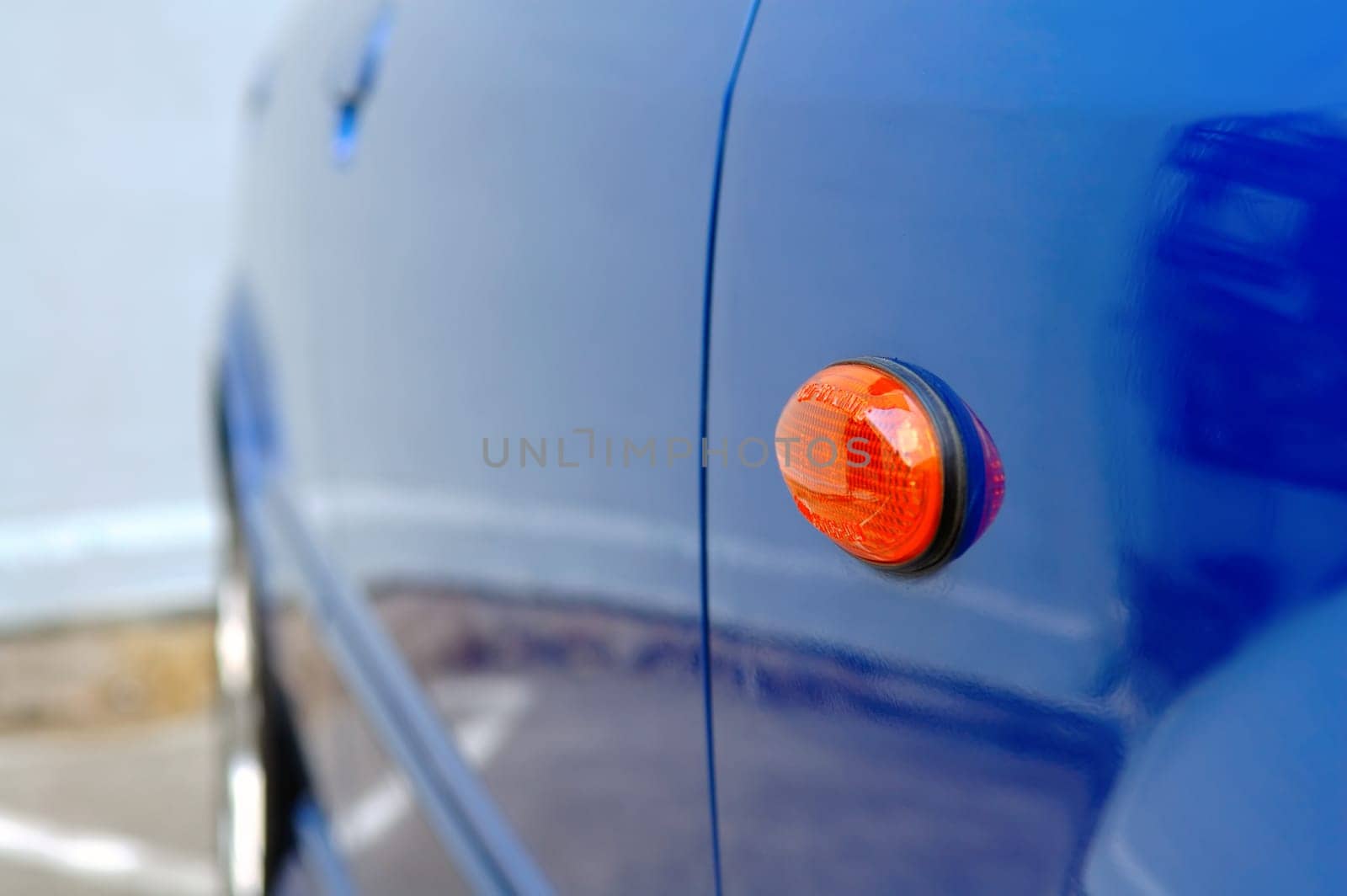 The close up of car indicator (light)