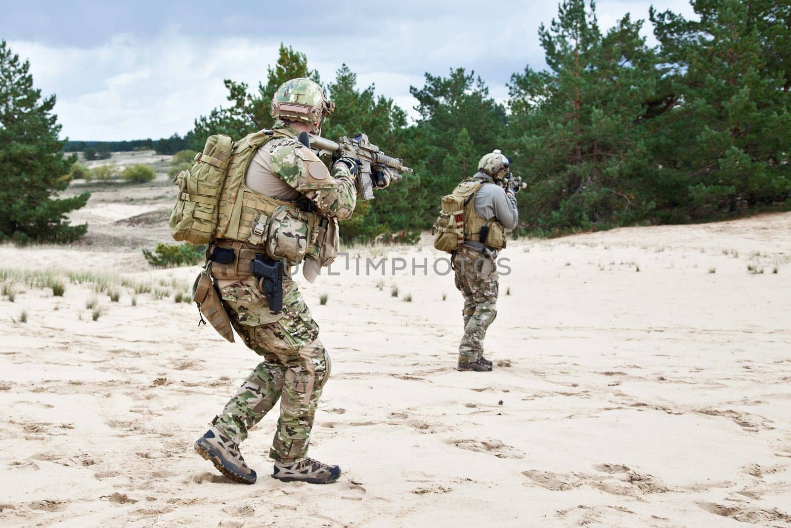 US soldier in the desert during the military operation