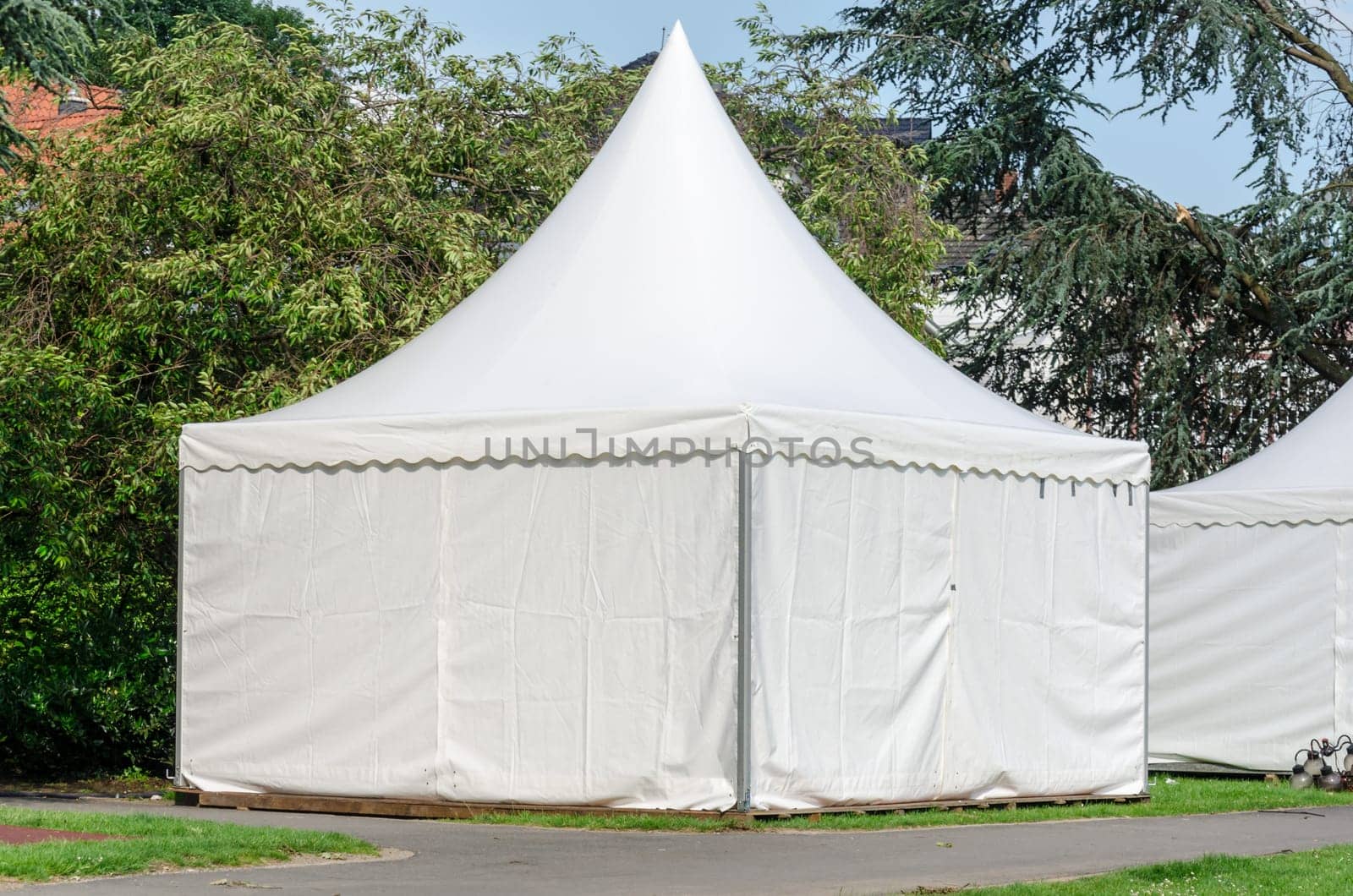 Pagoda tent quickly set up for various occasions as a sales tent etc.