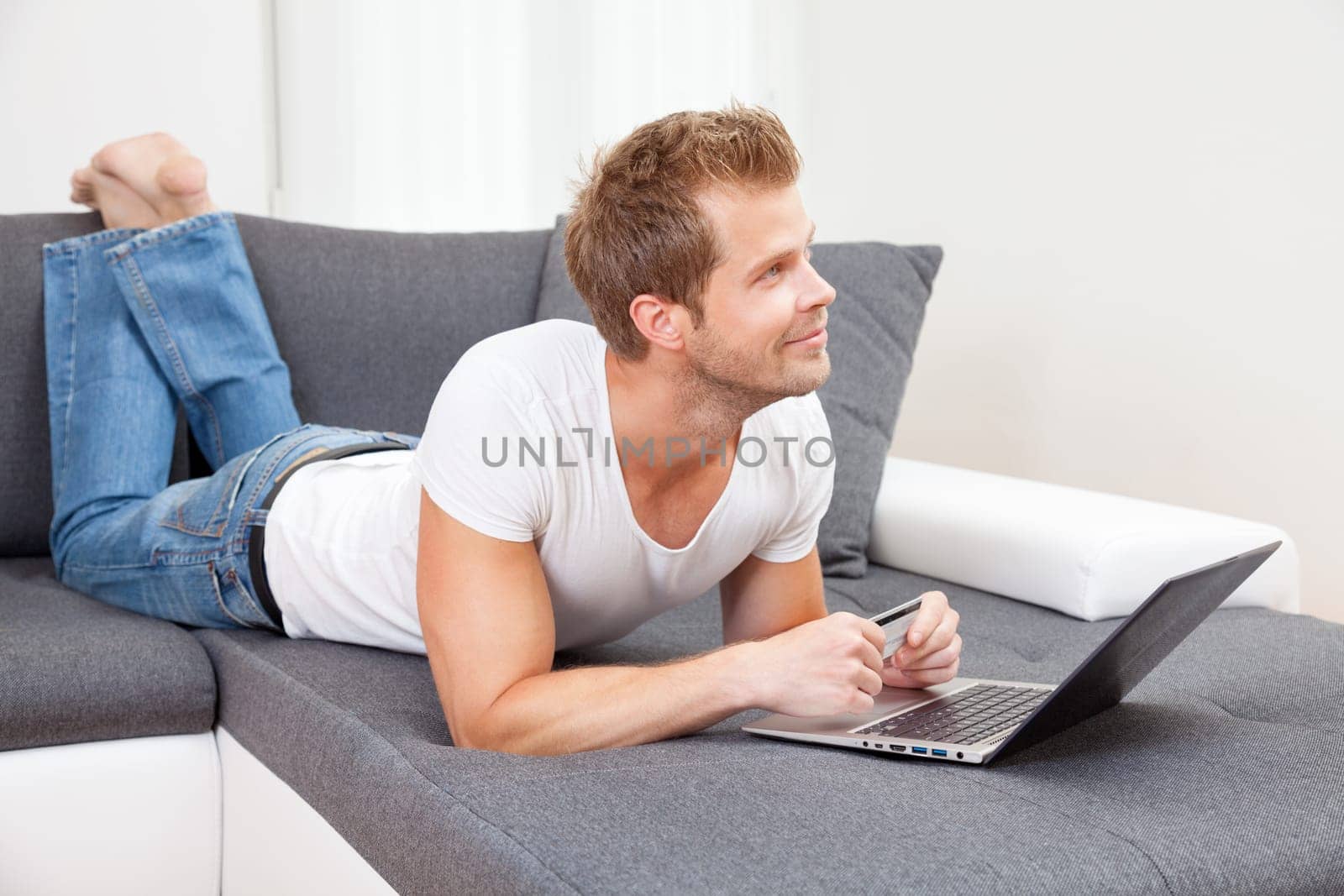 Doing the online shopping from the confort of your home